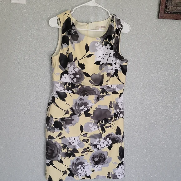 Floral Sleeveless Dress - Yellow and Black - Picture 1 of 7